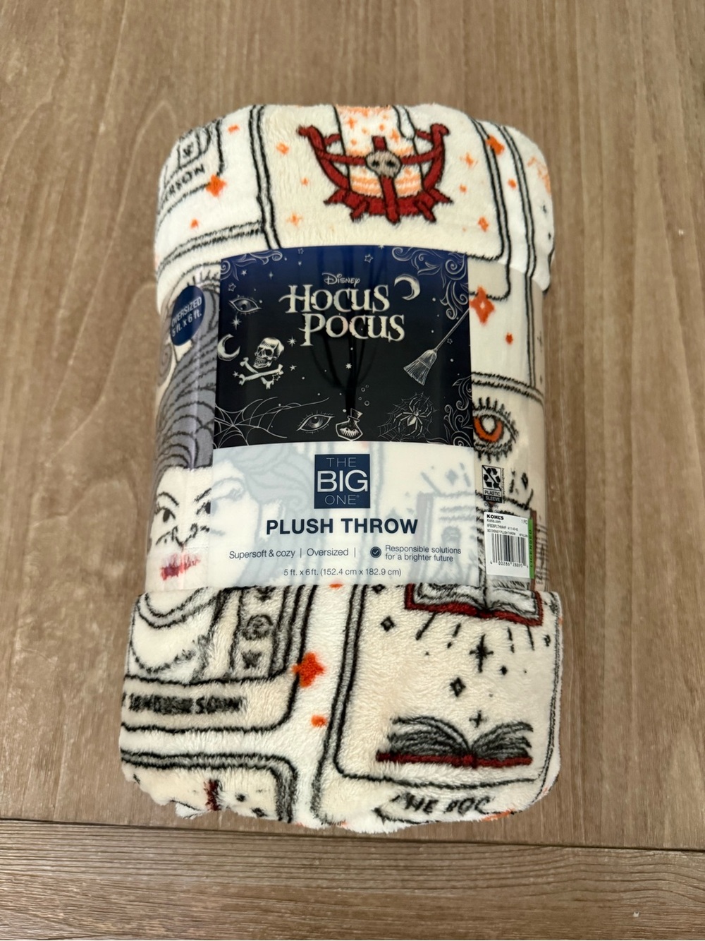 Disney's Hocus Pocus Halloween Oversized Supersoft Printed Plush Throw Blanket